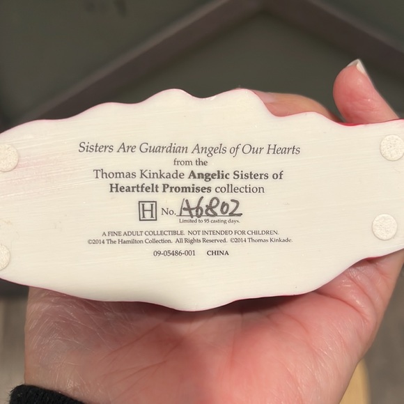 Thomas Kinkade Angelic Sisters of Heartfelt Promises collection figure - Picture 3 of 5